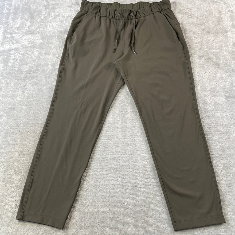 Lululemon On the Fly 7/8 Pant Womens 10 Green Jogger Tapered Light Casual Preppy